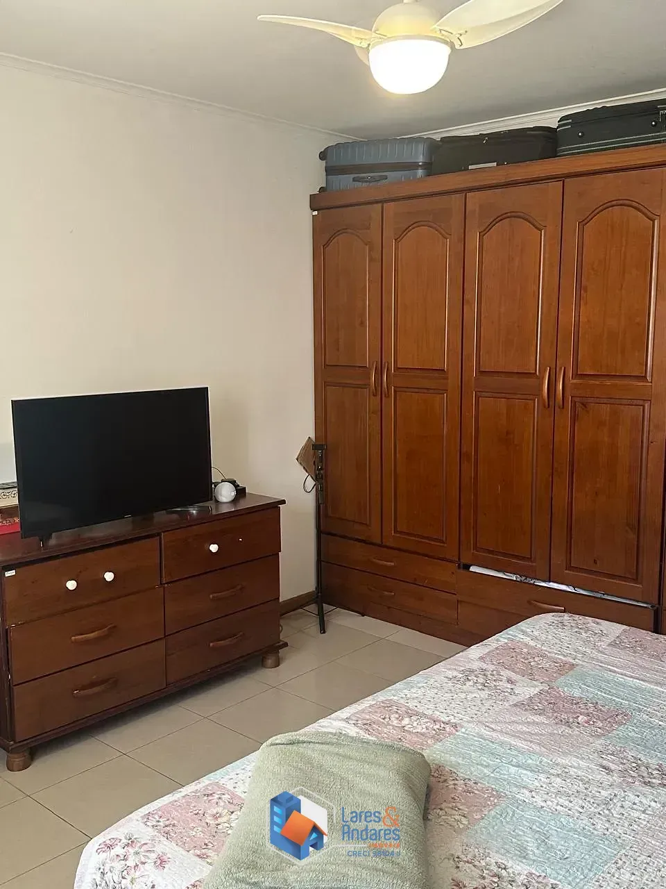 Imagem Casa para venda em Santana com 3 quartos, sendo 3 suítes, 175m²