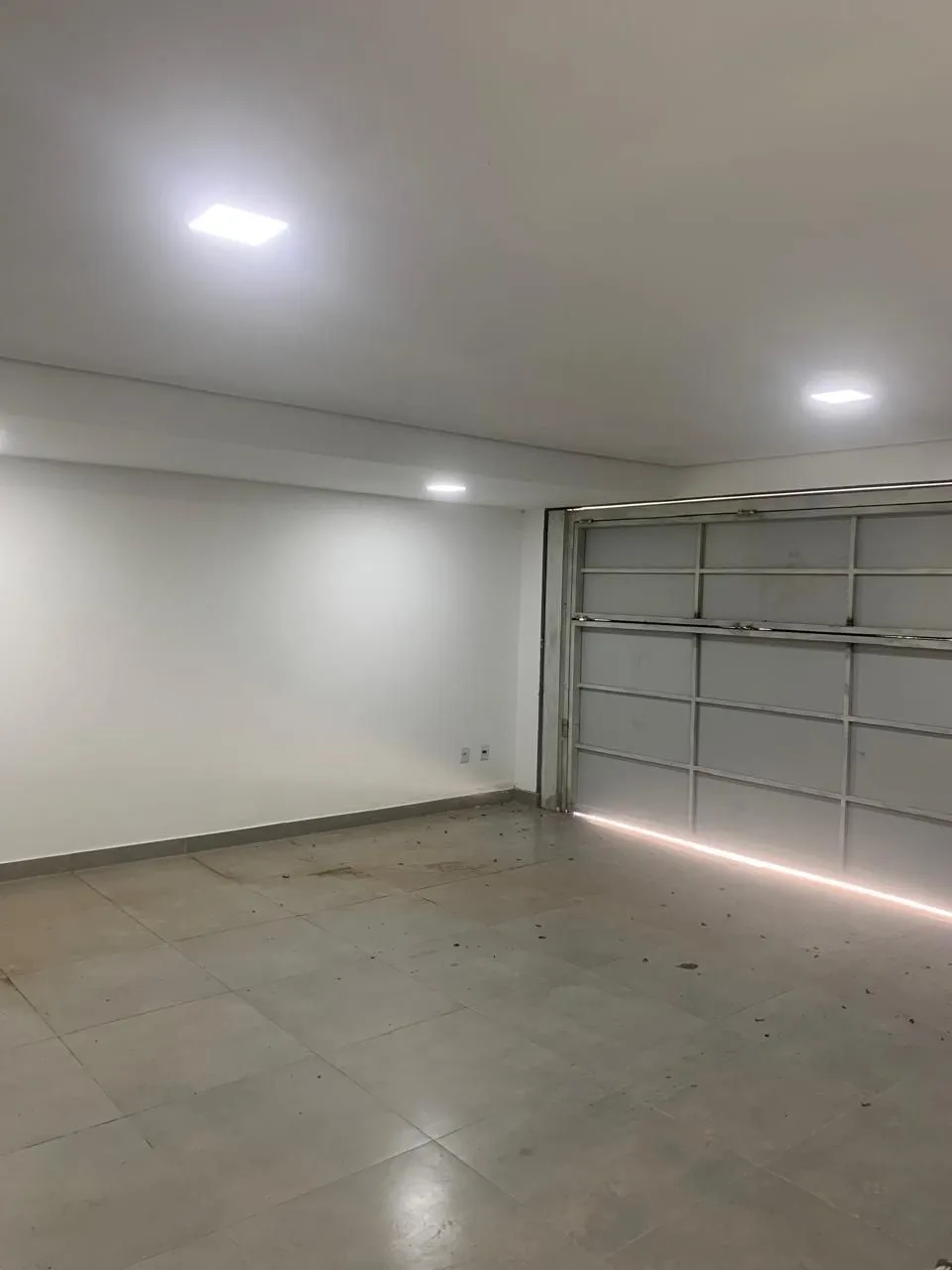 Imagem Casa com 3 dormitórios e suíte à Venda no Bairro Medianeira - Porto Alegre/RS