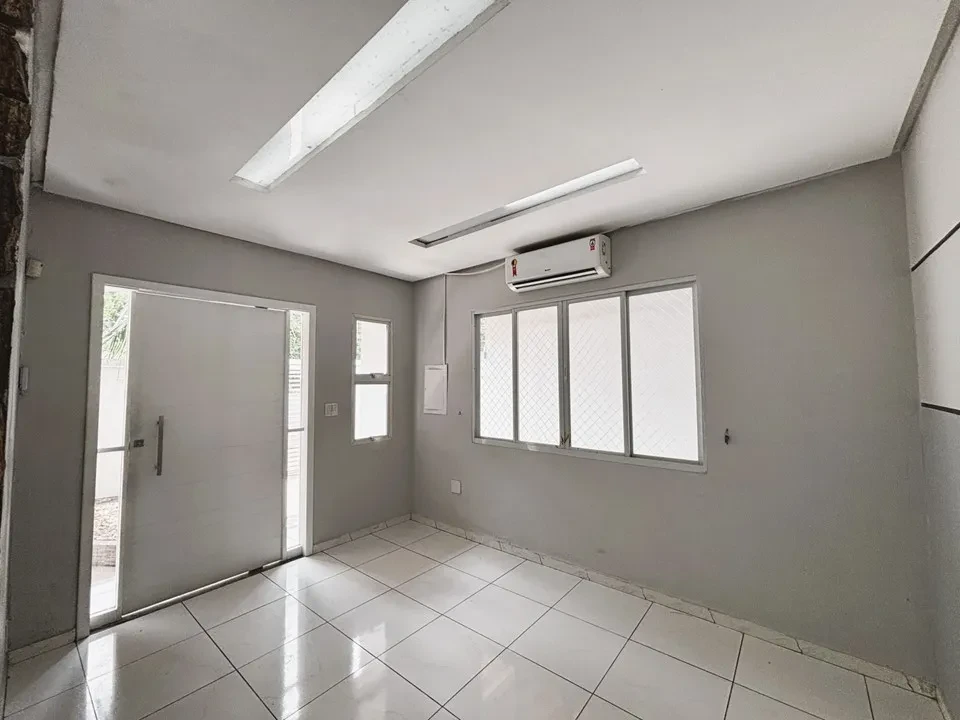 Imagem Casa com 5 Quartos à Venda, 303 metros em Planalto - Manaus