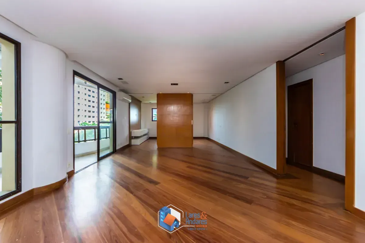 Imagem Duplex para venda em Indianópolis com 3 quartos, sendo 3 suítes, 198m²