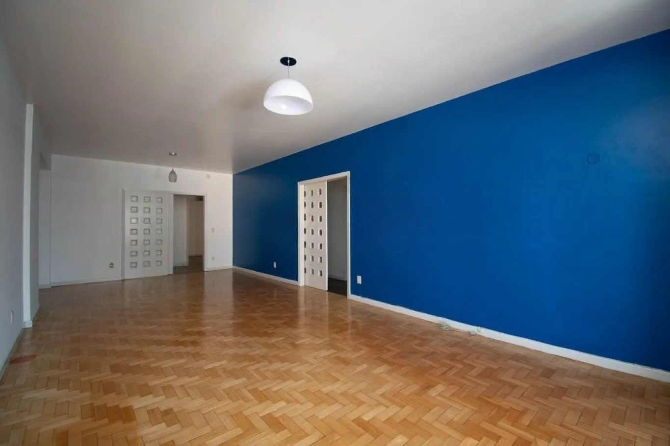 Imagem Apartamento de 3 dormitórios à venda no Bairro Centro Histórico, Porto Alegre.