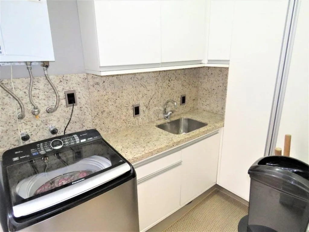 Imagem Ótima casa com 2 dormitórios com suíte master para Comprar
