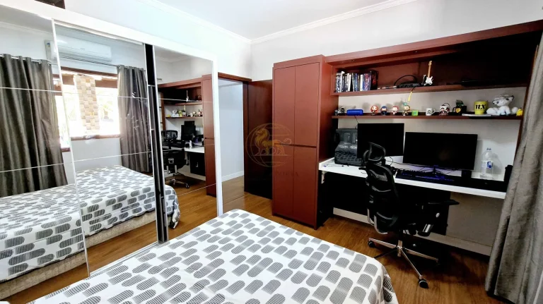 Imagem Casa à Venda em Itapetininga – 285 m², 4 Dormitórios, 1 Suíte, Piscina e Pomar em Terreno de 1.000 m²