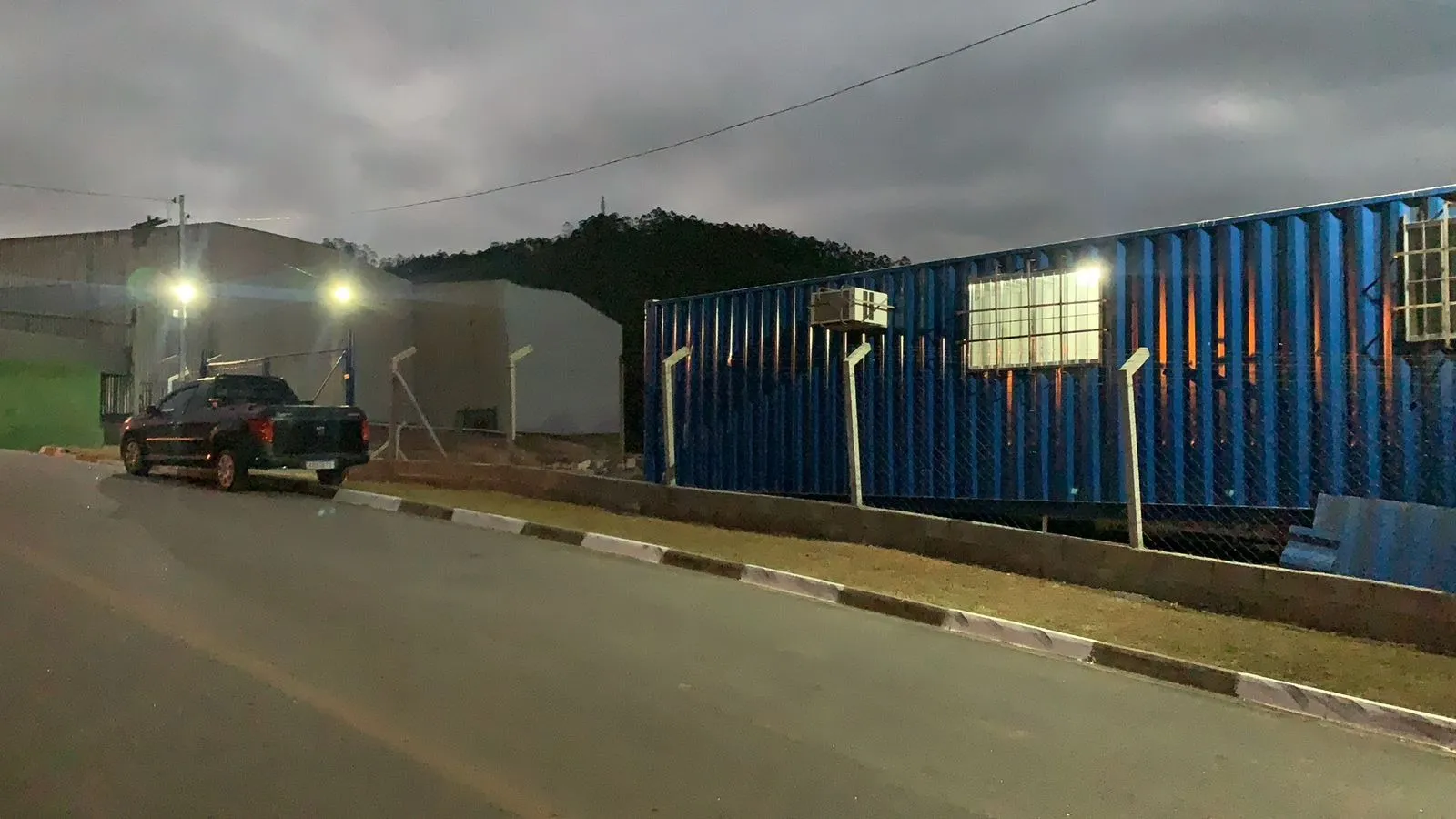 Imagem Espaço Industrial Multiuso: Ideal para Impulsionar Seu Negócio com Estacionamento Amplo!