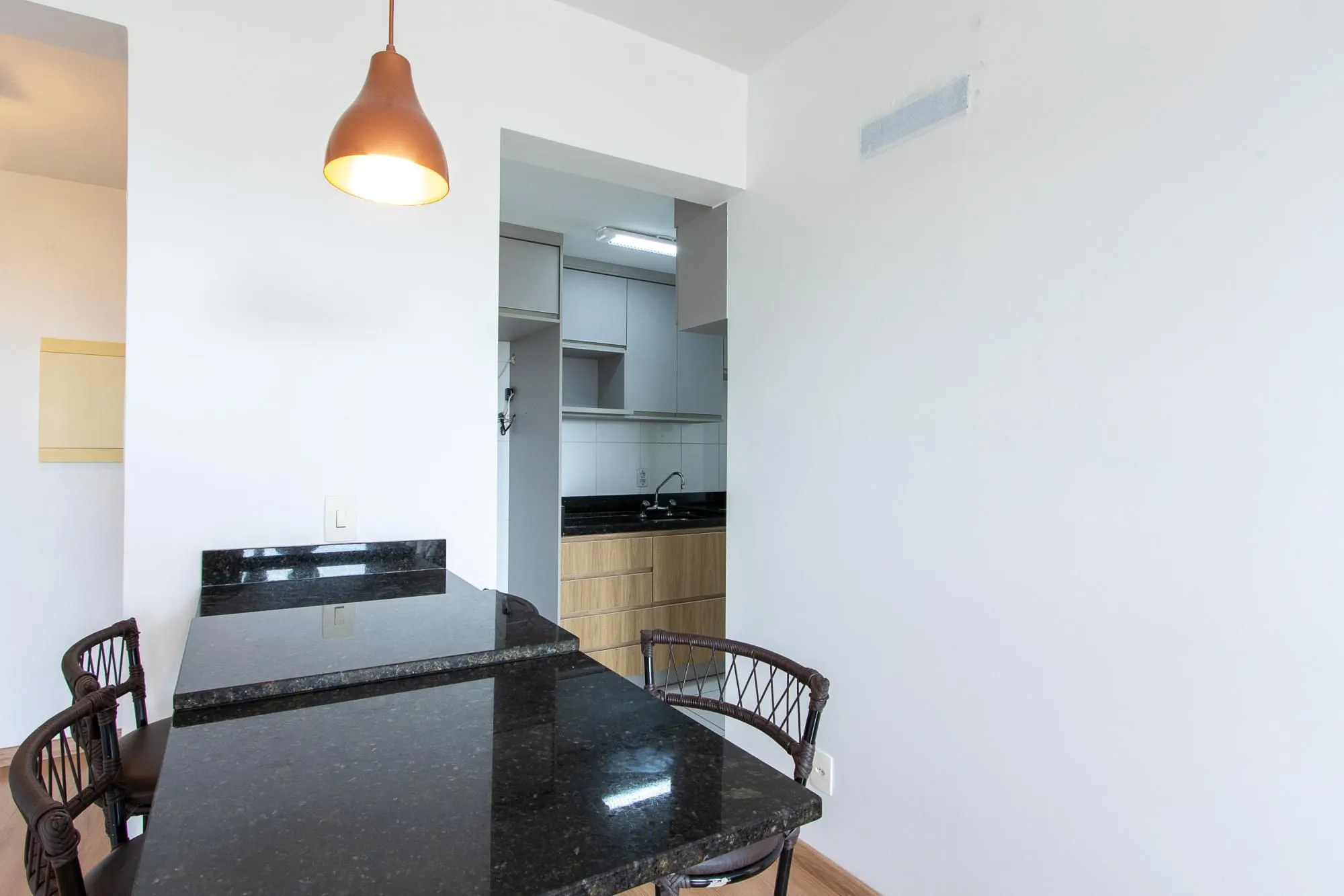 Imagem Apartamento de 2 dormitórios com suíte, churrasqueira e infraestrutura completa na Zona Sul de Porto Alegre.