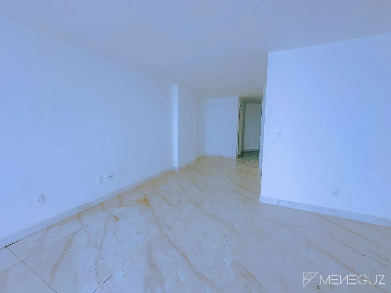 Imagem Amplo apartamento com 4 suítes de frente total para o mar da Praia do Morro em Guarapari