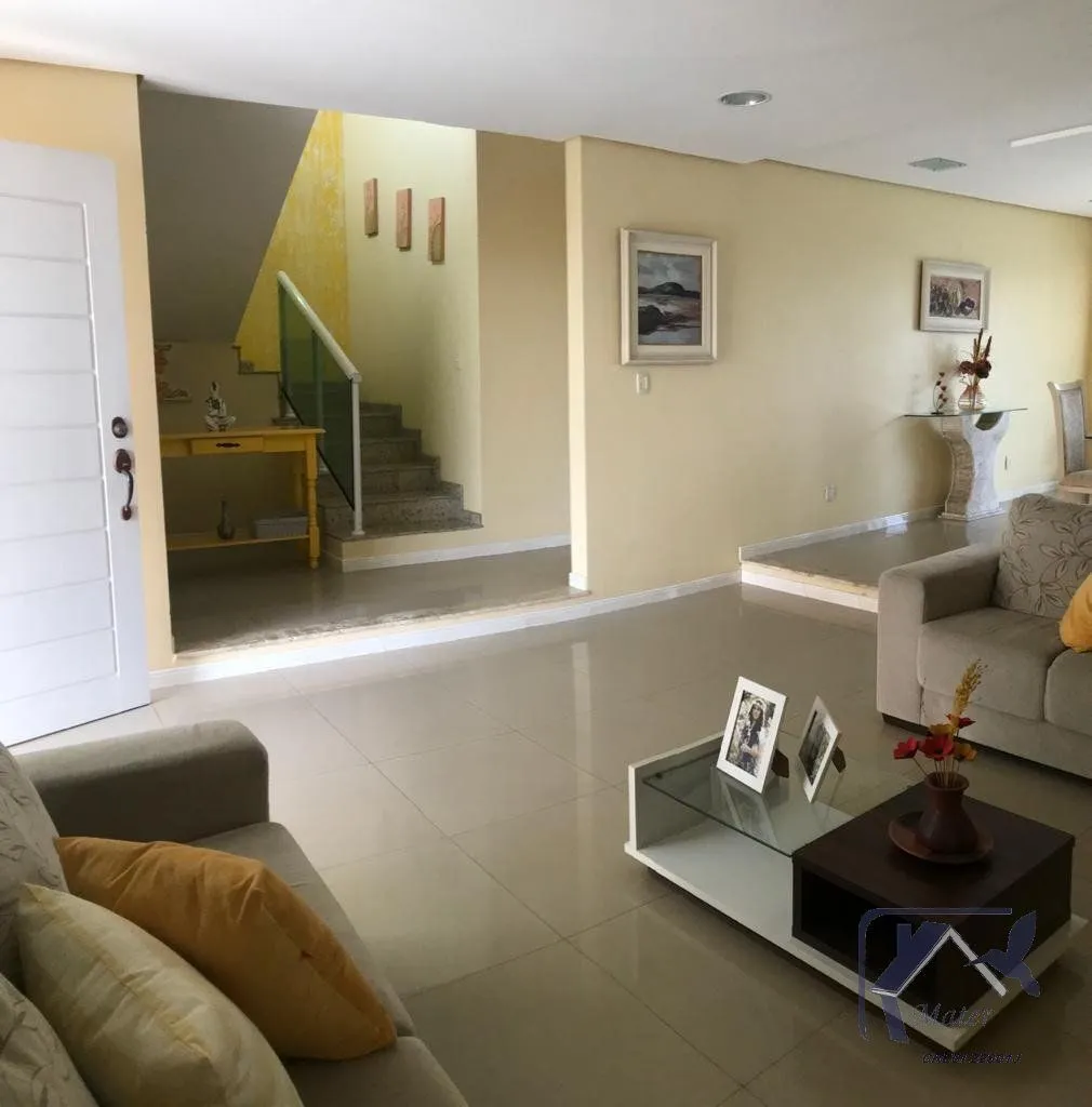 Imagem Casa para Venda - 0m², 5 dormitórios, sendo 2 suites, 2 vagas - Village