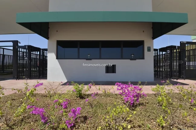 Imagem Galpão Comercial para Locação em Sorocaba-SP, Bairro Cajuru do Sul - 2 Banheiros, 8 Vagas de Garagem, 2.731,68 m² de Área.