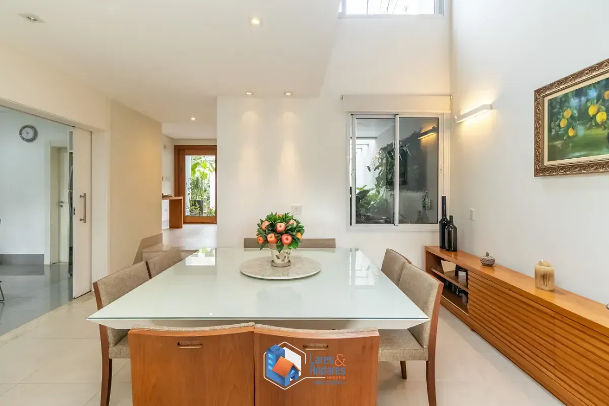 Imagem Sobrado para venda em Jardim Franca com 3 quartos, sendo 3 suítes, 400m²