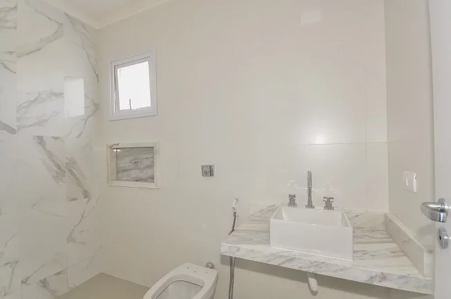 Imagem Casa à Venda no Parque das Imbuias – 3 Quartos, 1 Suíte, 126m², Campo Comprido, Curitiba