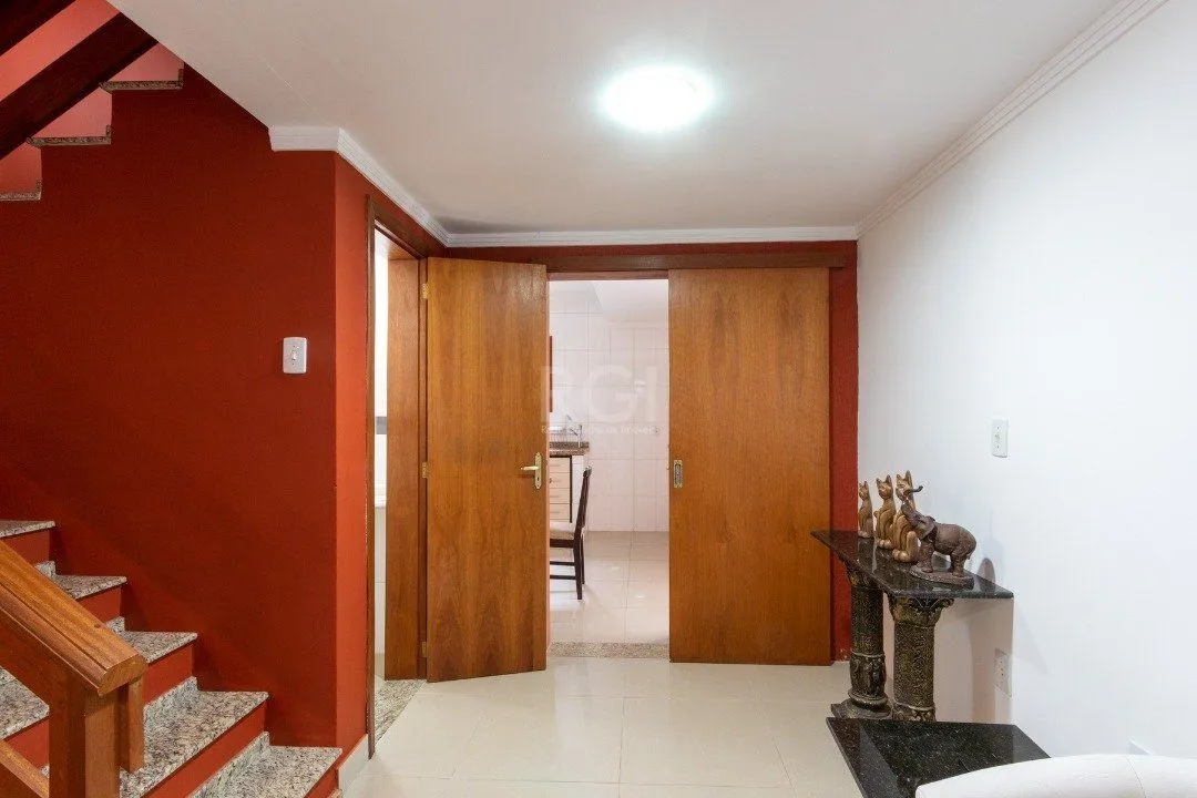 Imagem Casa para Venda - 247m², 3 dormitórios, sendo 1 suites, 4 vagas - Vila Nova