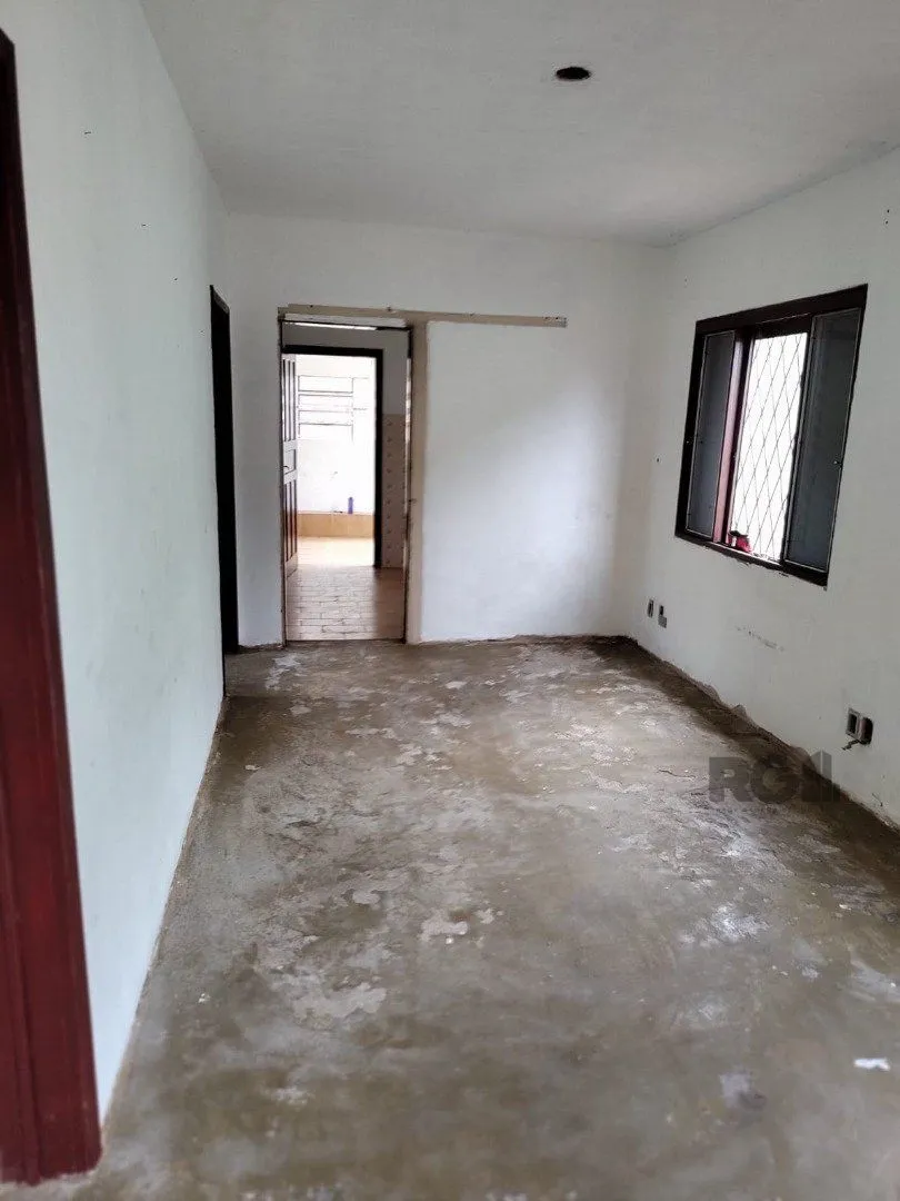 Imagem Casa para Venda - 247.37m², 4 dormitórios, 4 vagas - Partenon