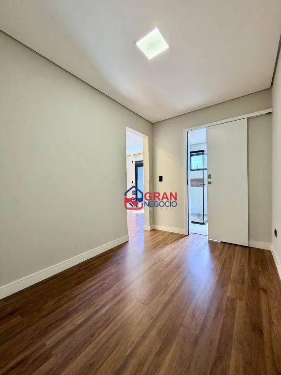 Imagem Triplex de Alto Padrão à Venda - Bairro São Pedro / SJP
