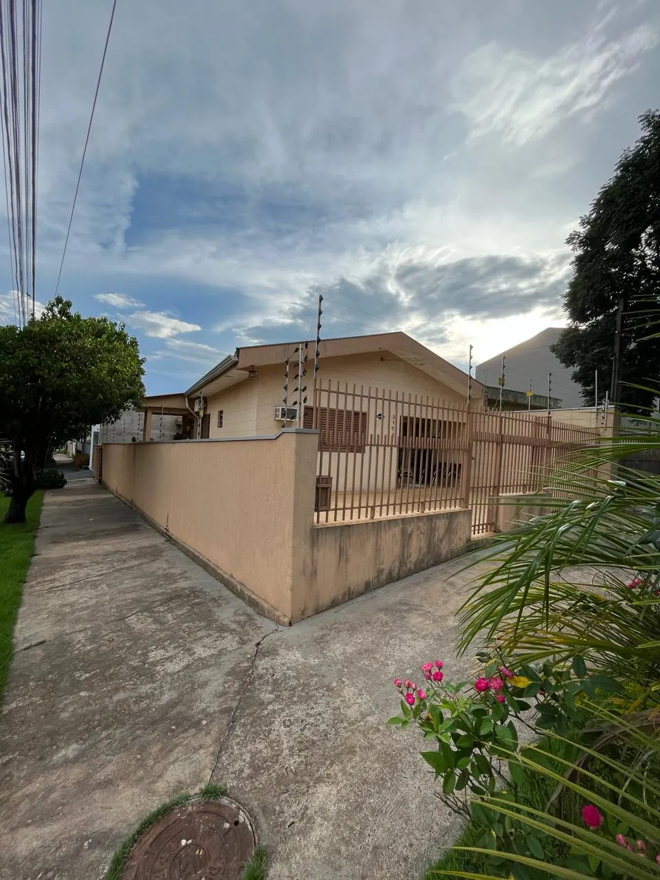 Imagem Casa 216.76m Umuarama-PR 225