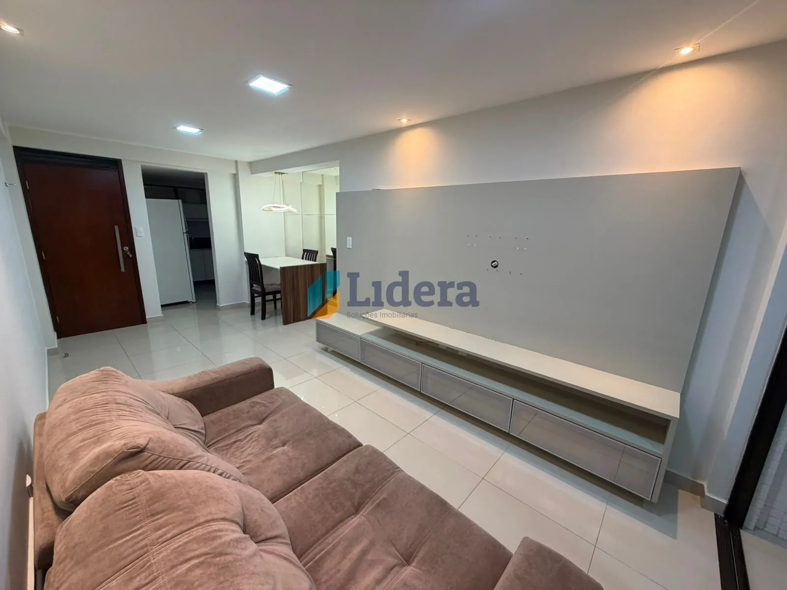 Imagem Apto espaçoso - 74,46m² - 2 quartos - 1 suite - 1 vaga fixa / 1 vaga rotativa - em Intermares, Cabedelo/PB