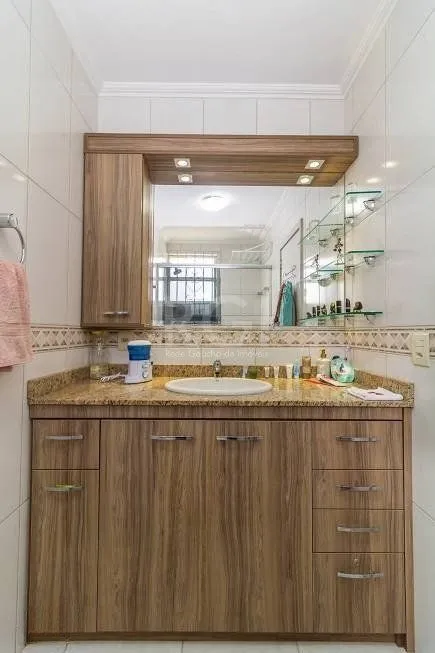 Imagem Apartamento 100m² no bairro Farroupilha - semi mobiliado, 3 dormitórios, 1 suíte e 1 vaga