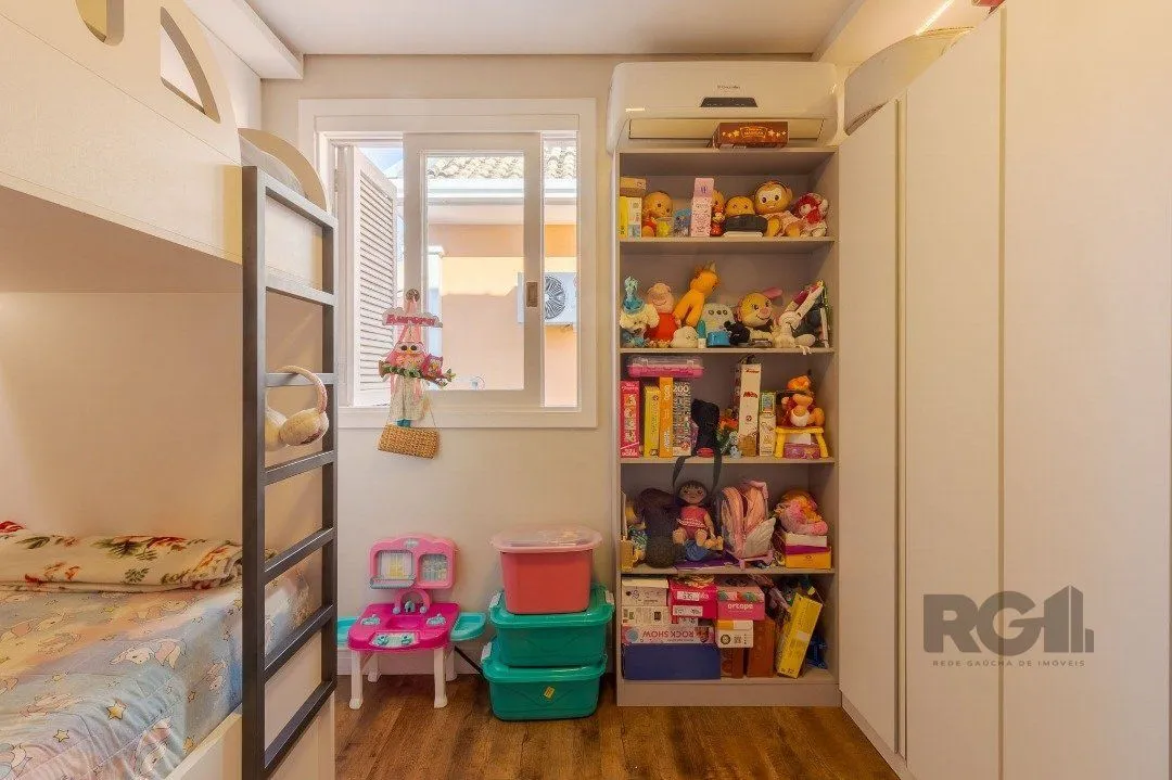 Imagem Casa em condomínio, 3 quartos, 1 suite, lareira, churrasqueira, 1 vaga - Bairro Tristeza