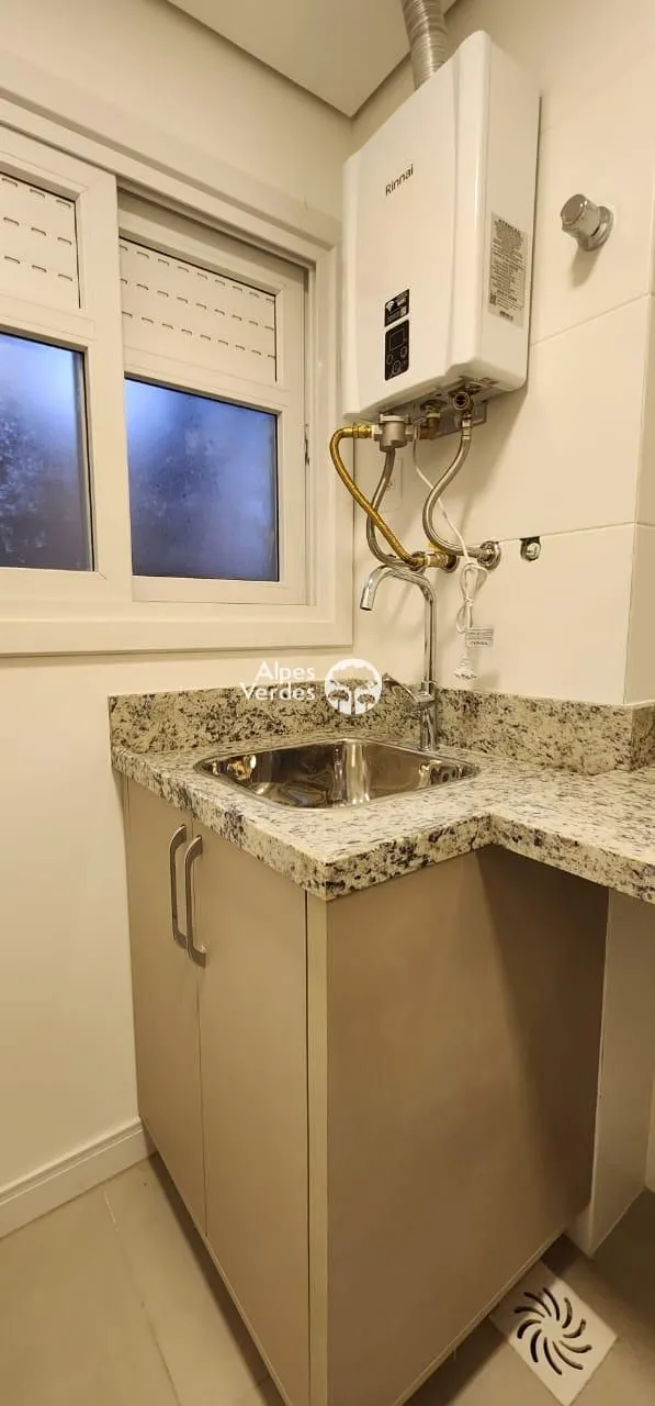 Imagem Vende-se apartamento semi-mobiliado em Gramado a 10 minutos da Rua Coberta