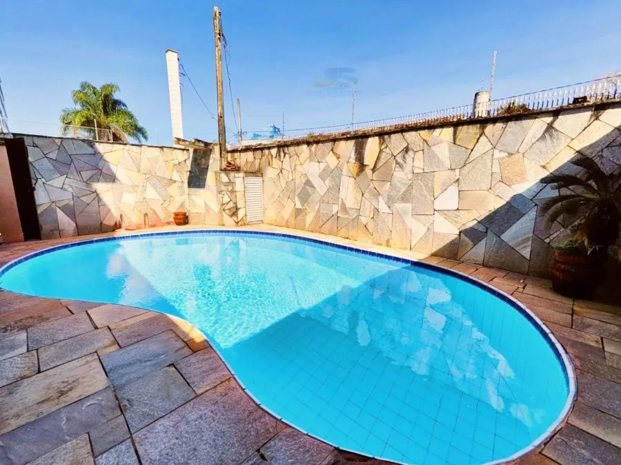 Imagem VENDA | 4 SUITES, + Edicula /6 Vagas, Piscina Privativa e 900m² a Poucos Passos do Praia - Vista Mar