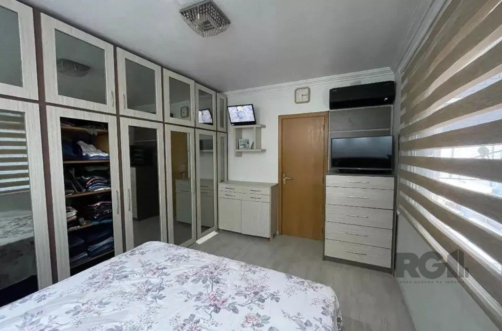 Imagem Casa 164m², 3 dormitórios, 3 vagas no bairro Jardim Carvalho
