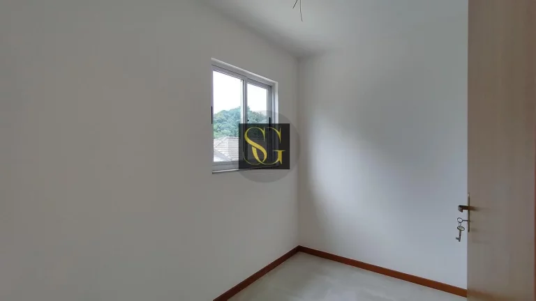 Imagem Casa para Venda em Teresópolis, Vargem Grande, 4 dormitórios, 1 suíte, 2 banheiros, 2 vagas