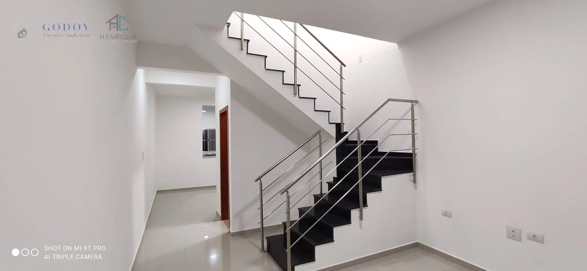 Imagem Sobrado moderno e muito bem distribuído - aceita permuta!