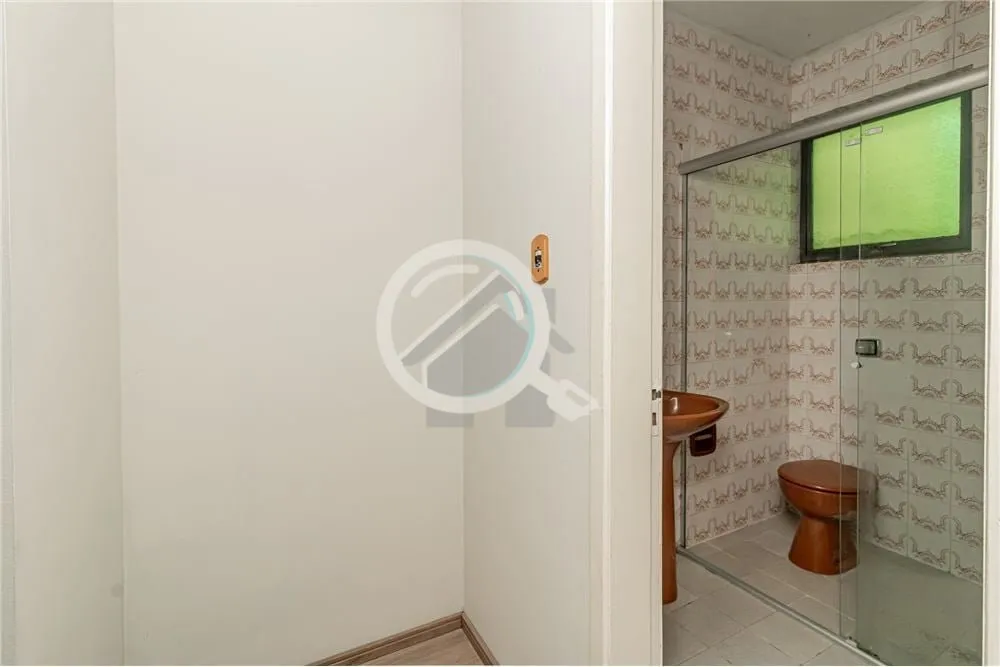 Imagem Oportunidade de Investimento. ] Apartamento localizado no número 129, na Cidade Baixa, Porto Alegre...