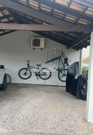 Imagem Casa em Forquilhinhas - 2 Dormitórios, 72m² por R$350.000