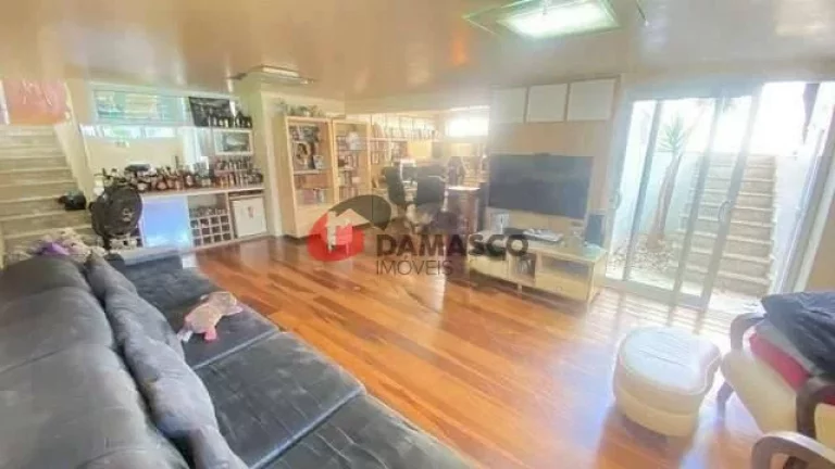 Imagem Sobrado à venda 3 Quartos, 3 Suites, 5 Vagas, 380M², Jardim, Santo André - SP