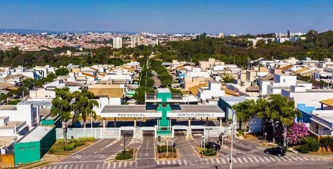 Foto do imóvel Casa no Horto Florestal 2 | 176 m² de terreno | 106,60 m² de área construída | 3 dormitórios, sendo 1 suíte | Sala com pé-direito alto | 3 Vagas em HORTO FLORESTAL, SOROCABA - SP