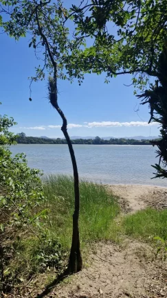 Imagem Terreno Único com Vista Deslumbrante para a Lagoa e Montanhas!