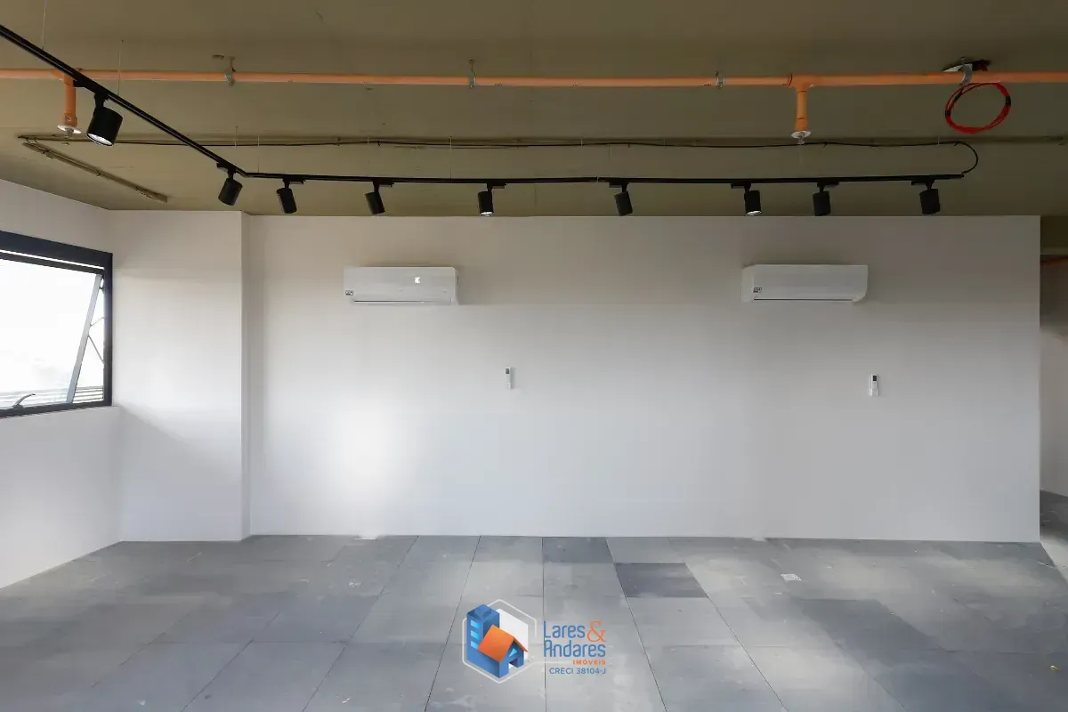 Imagem Conjunto comercial para venda em Água Branca, 69m²