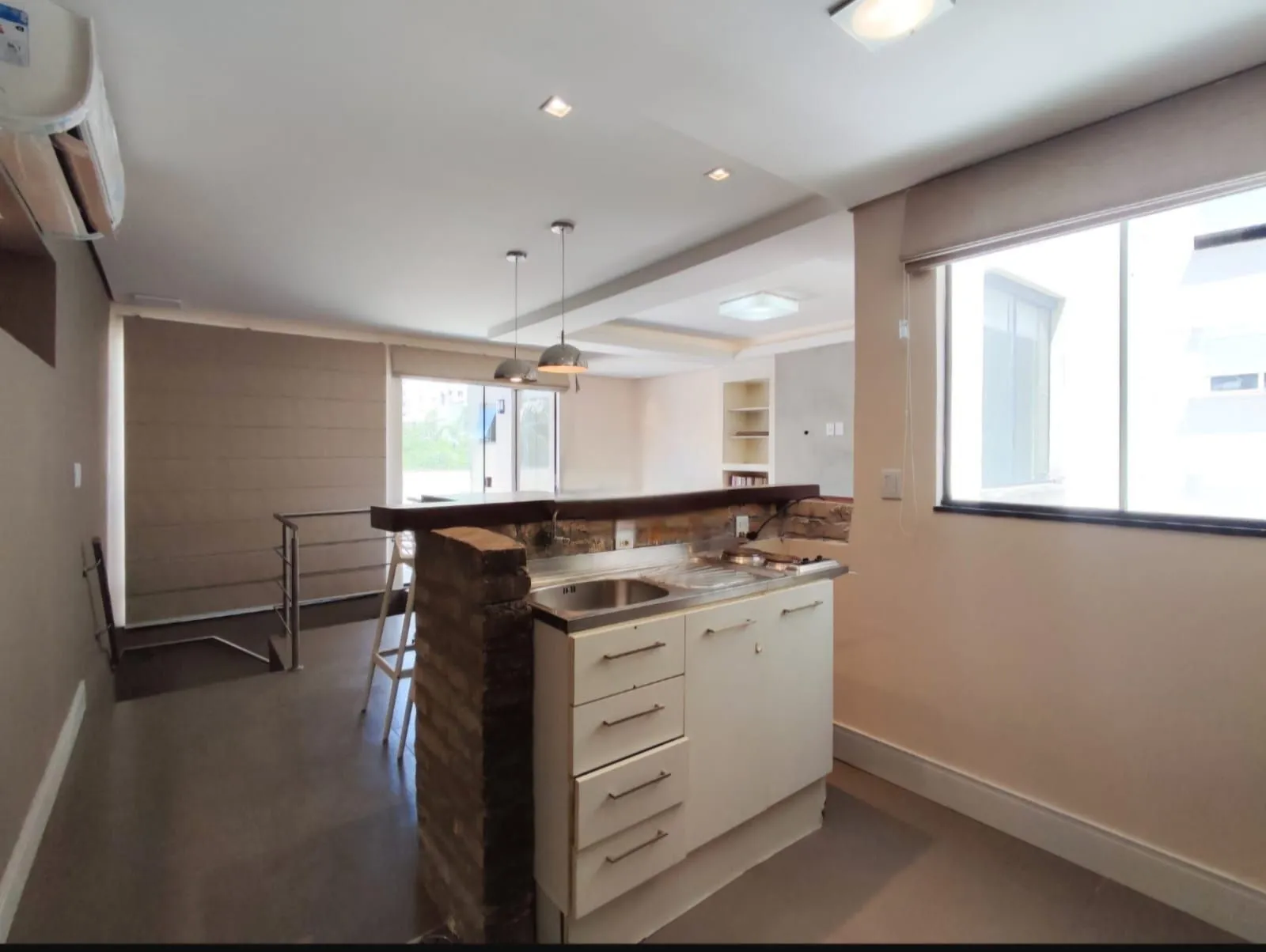 Imagem Cobertura Duplex Reformada com 115m² no Bairro Auxiliadora