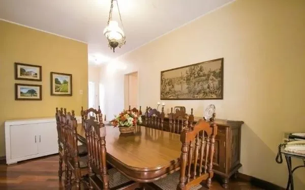 Imagem Casa sobrado no Petrópolis com 7 dormitórios e 4 vagas