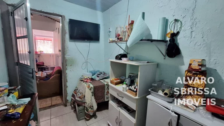 Imagem Oportunidade: Terreno com 2 Casas, Quintal e Espaço para Comércio à venda no Bairro São Judas Tadeu - Itu/SP
