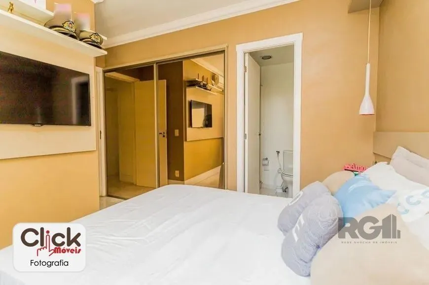 Imagem Apartamento 3 dormitórios, sendo 1 suíte, 66 m² de área privativa e 1 vaga(s) de garagem. Localizado na Rua/Av. Dom Claudio Jose Goncalves Ponce De Leao, no bairro Vila Ipiranga em Porto Alegre.