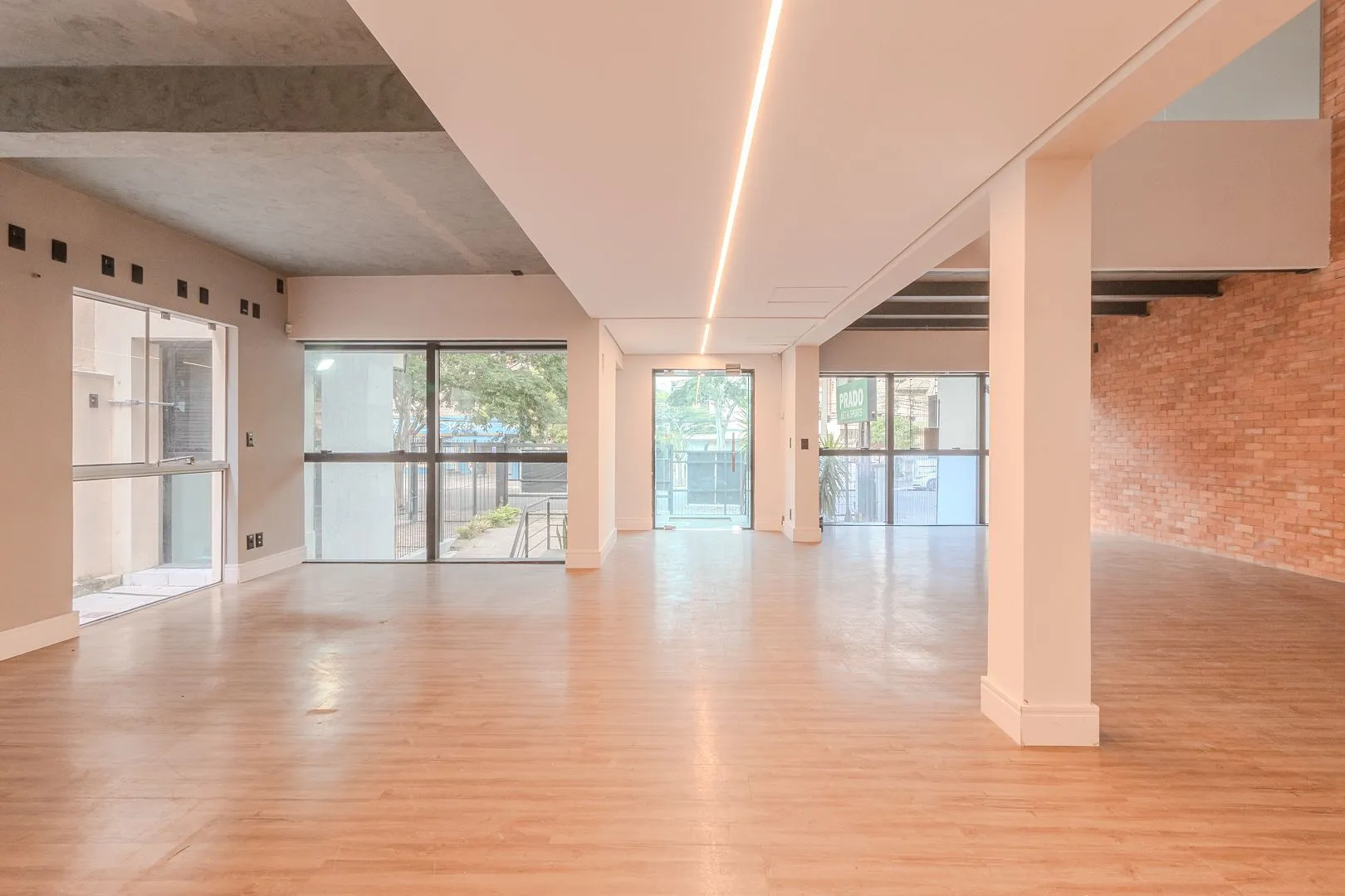 Imagem PRÉDIO COMERCIAL À VENDA | LOCALIZAÇÃO ESTRATÉGICA EM PORTO ALEGRE