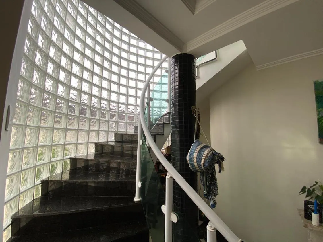 Imagem CASA DE ALTO PADRÃO COM 04 DORMITÓRIOS, PISCINA AQUECIDA E ACEITA FINANCIAMENTO BANCÁRIO LADO PRAIA EM ITANHAÉM