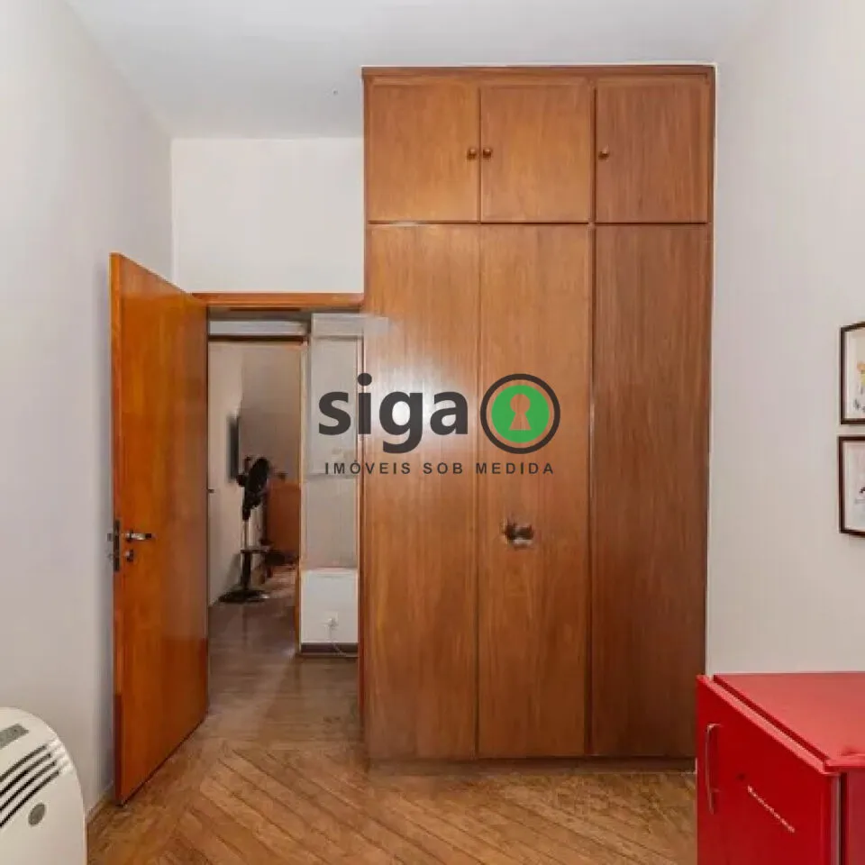 Imagem Casa na Vila Mariana com varanda e localização estratégica perto do metrô.