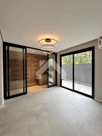 Imagem Casa de Condomínio em Alphaville - Santana de Parnaíba