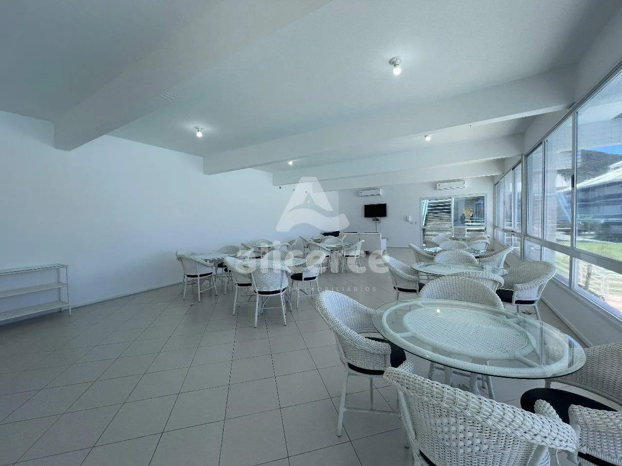 Imagem Apartamento à venda com 2 quartos 1 suíte, 64,44m² em Praia Brava Florianópolis