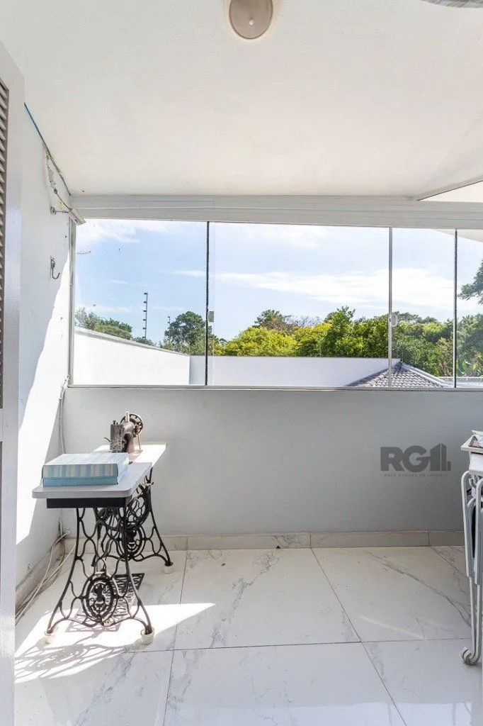 Imagem casa sobrado no Alto Petrópolis de 5 dormitórios e 3 vagas