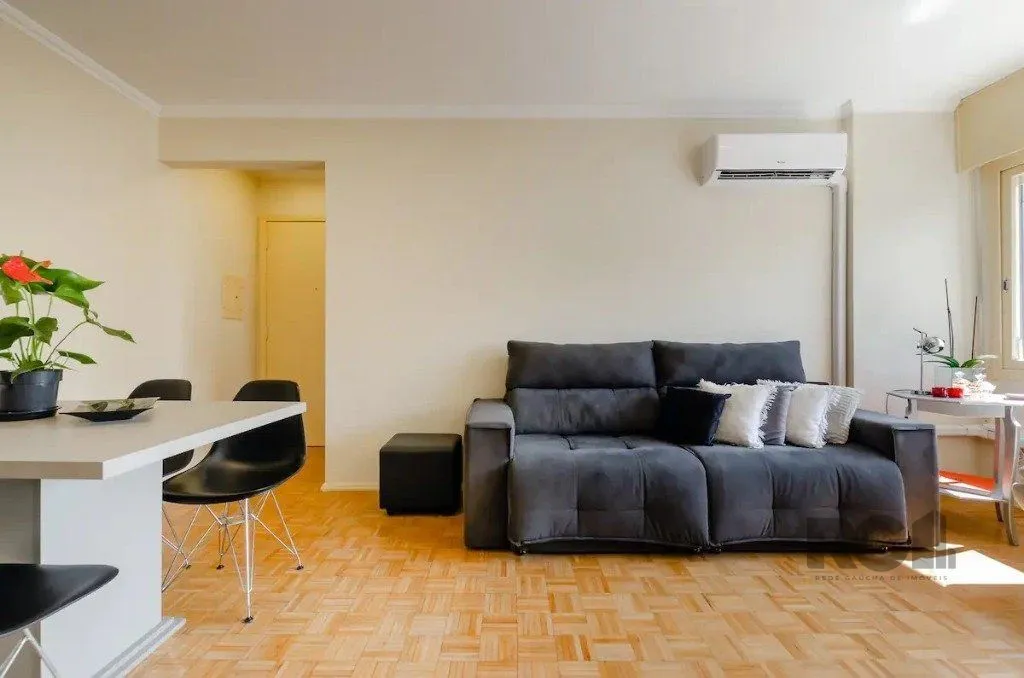 Apartamento de 2 dormitórios no bairro Menino Deus