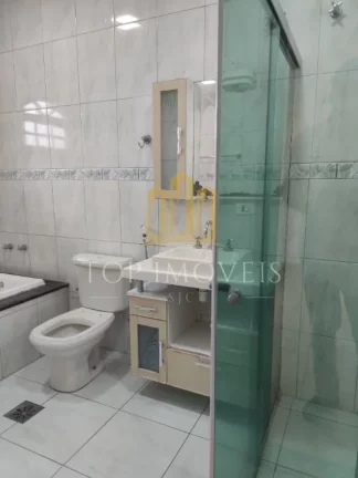 Imagem Casa Ampla com 4 Dormitórios (2 Suítes), Churrasqueira e Ótima Localização – Próxima ao Shopping Oriente!