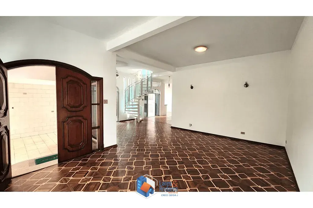 Foto do imóvel Casa à venda 4 Quartos 2 Suites 2 Vagas 218M² Mirandópolis São Paulo - SP em Rua Urutuba
