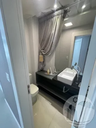 Imagem Apartamento Alto Padrão à Venda com 3 Suítes e 3 Vagas em BC