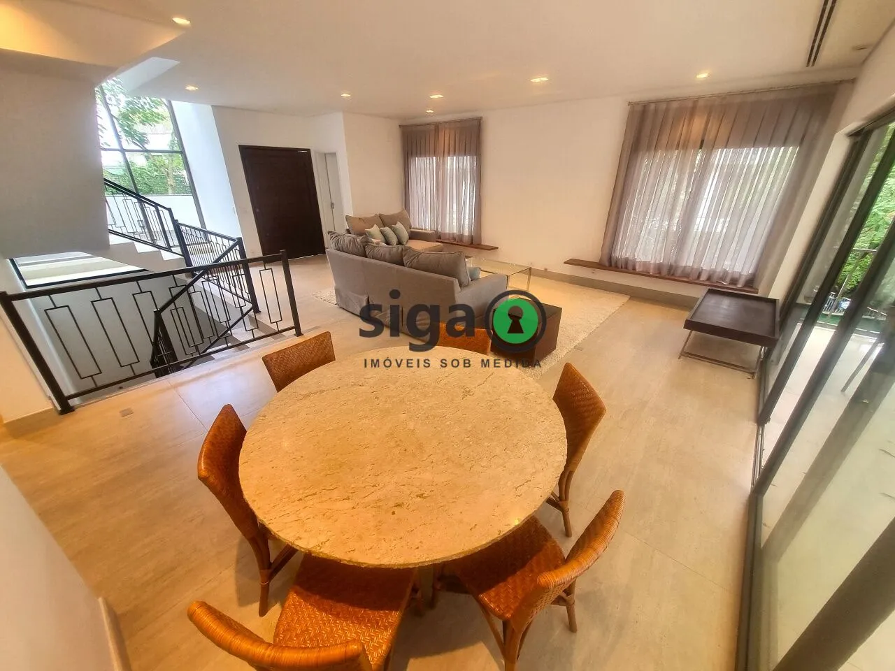 Imagem Casa em Condomínio a venda com 4 Quartos no Alto da Boa Vista.
