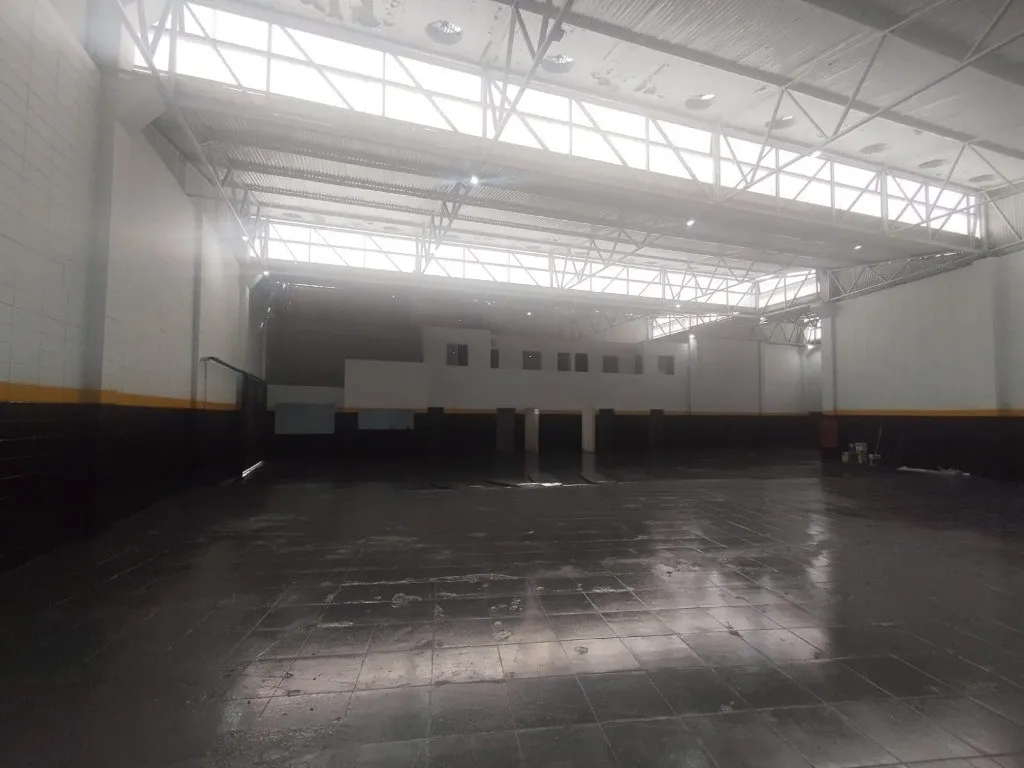 Imagem Galpão Comercial para Locação no Planalto, São Bernardo do Campo-SP: 3 Salas, 4 Banheiros, 1.078m² de Área