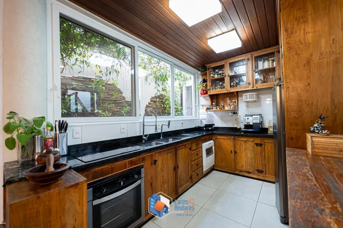 Imagem Casa para venda em Planalto Paulista com 4 quartos, sendo 4 suítes, 326m²