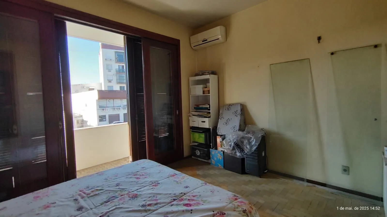 Imagem Apartamento de 4 dormitórios, 2 suítes, sacada, living para 2 ambientes bem amplo.